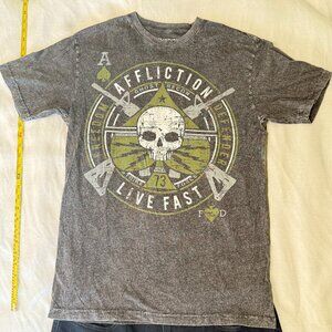 Affliction Mens Large T-shirt Skull with military green cross rifles